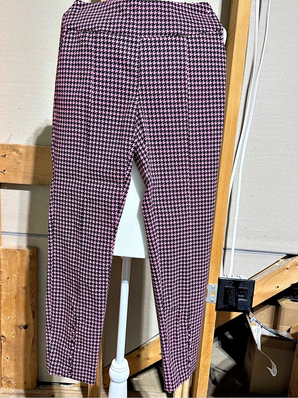 Cato Mid-Rise Slim Ankle Pants Houndstooth Pink & Black Size 4